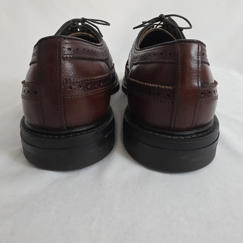 Men's Brown Leather Wingtip Shoes